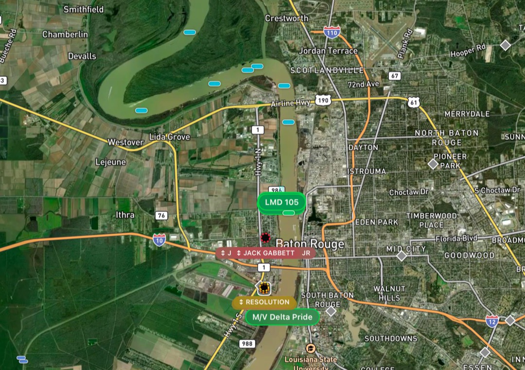 iPad map of the Mississippi River at Baton Rouge with AIS towboats and a BargeIQ barge